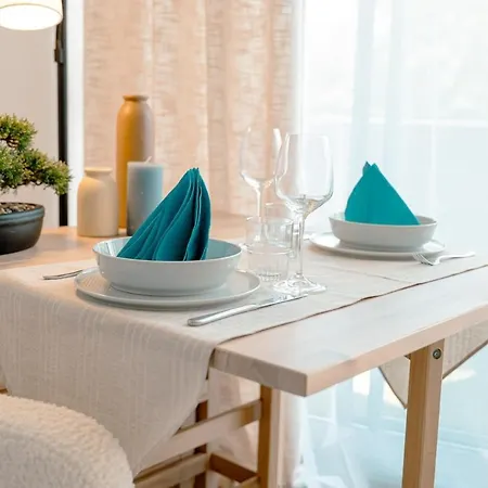 L'azur - 4 Personnes - Wifi & Parking - Spacieux & Moderne - Europapark Apartment *